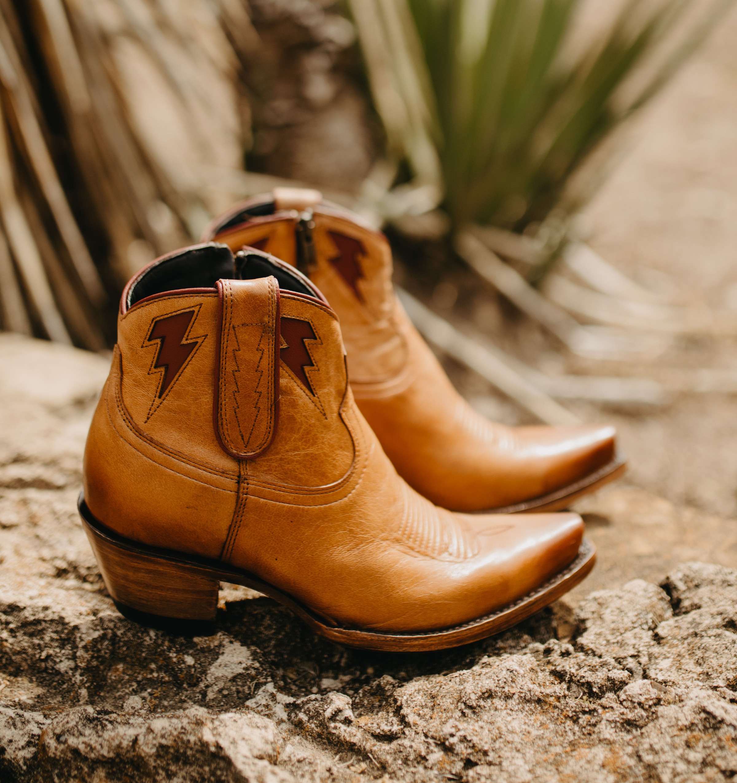Vintage Texas Boot Company Bone Creme Women's Western Boots Y 5 | W 6
